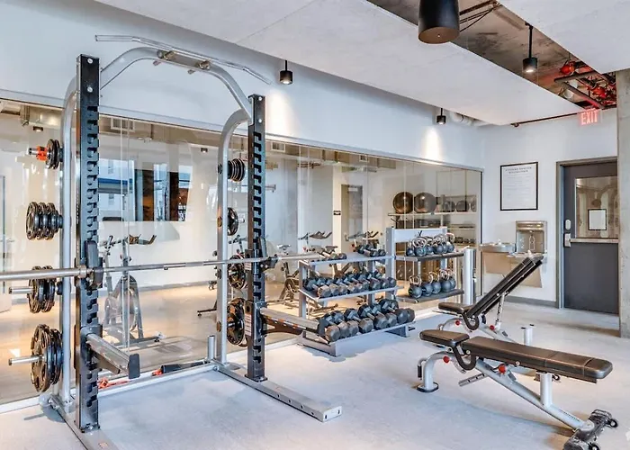 Boulevard Highrise Stu Sky Pool Parking Gym 20 *